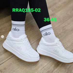 סניקרס אלו יוגה