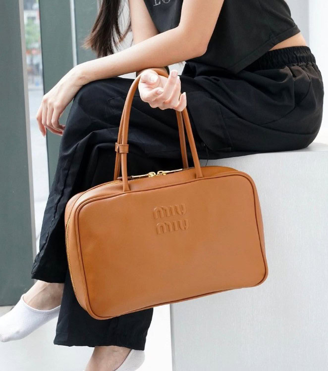 תיק צד מיו מיו