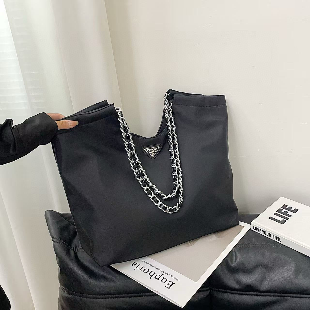 תיק צד גדול פרדה – תמונה 4