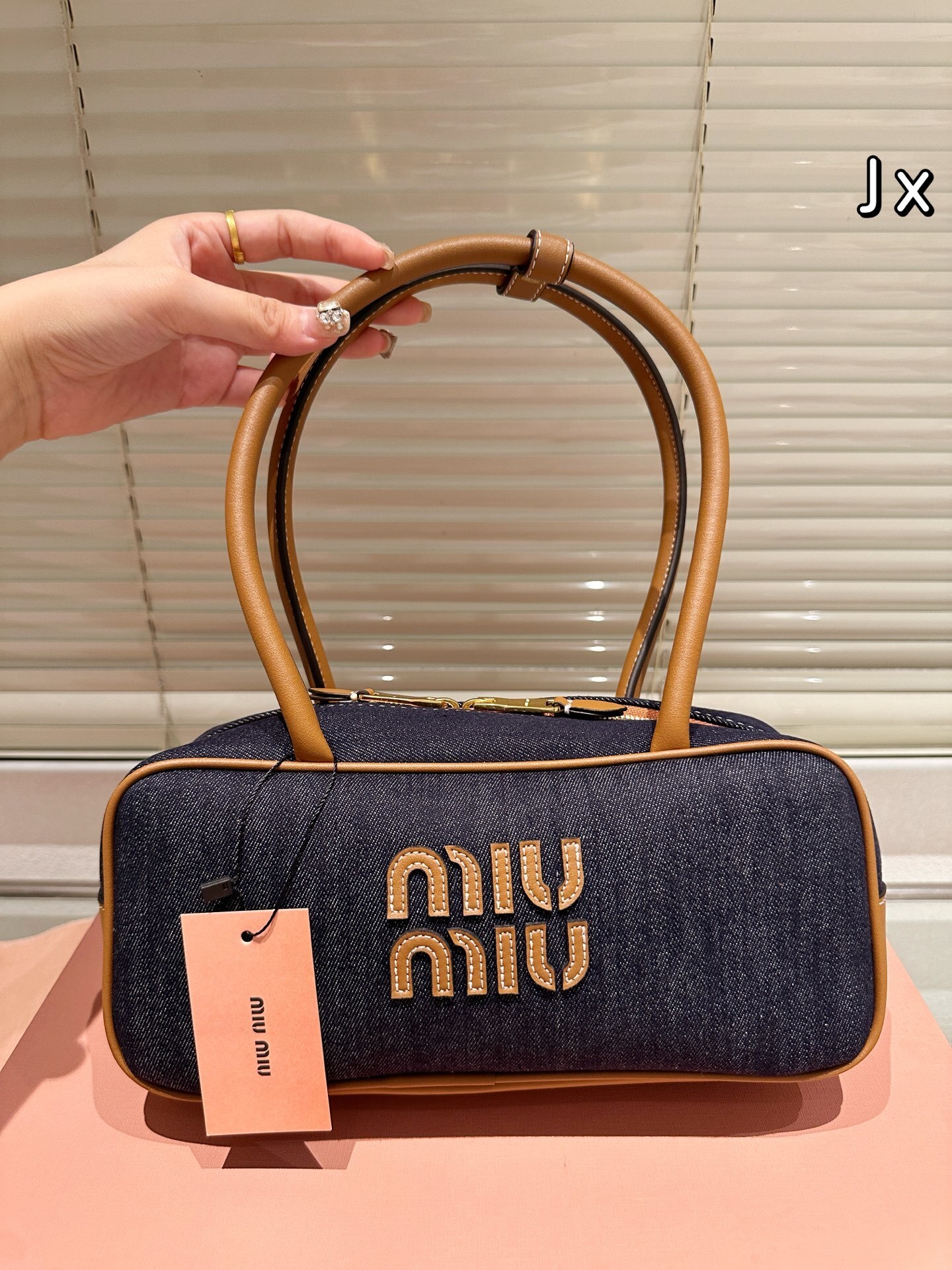 תיק כתף מיו מיו – תמונה 8