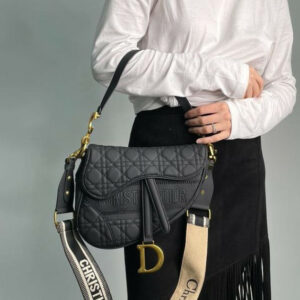 תיק אוכף דיור