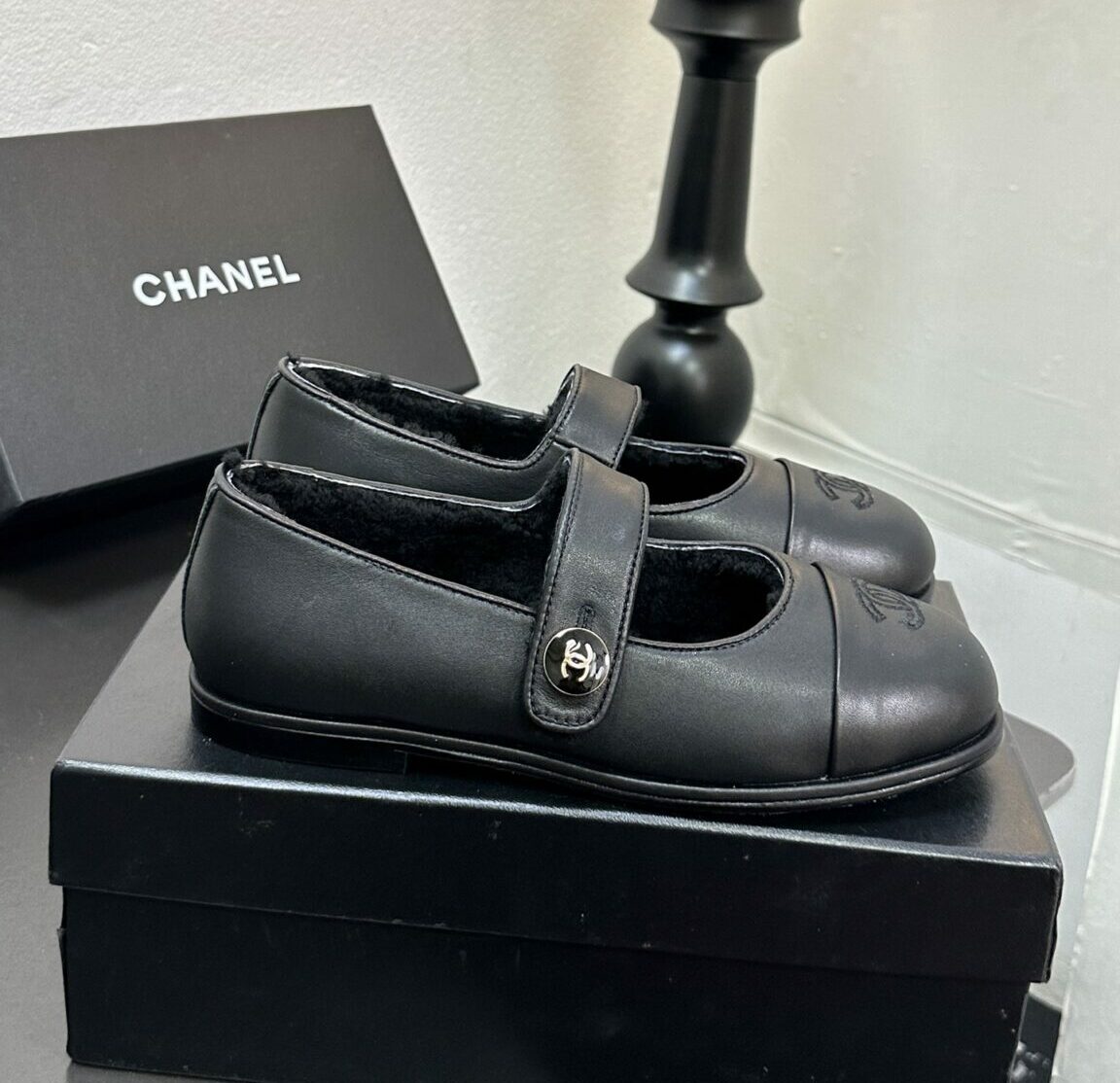 נעלי בובה שאנל