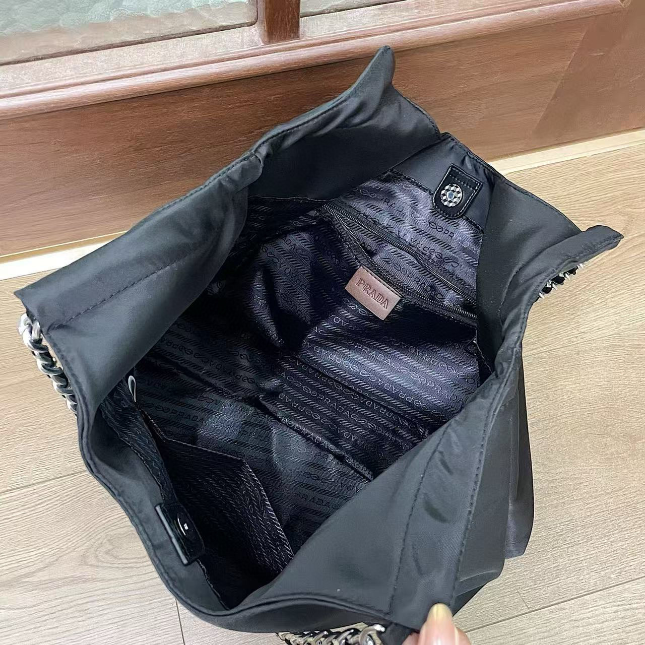 תיק צד גדול פרדה – תמונה 6