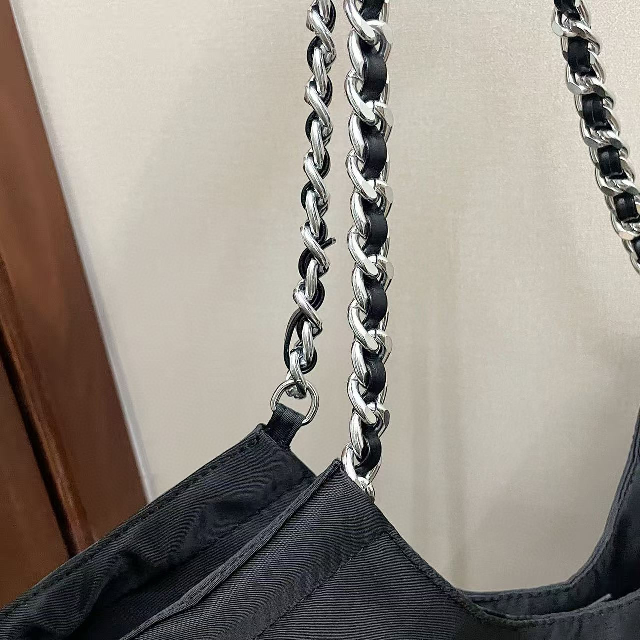 תיק צד גדול פרדה – תמונה 7