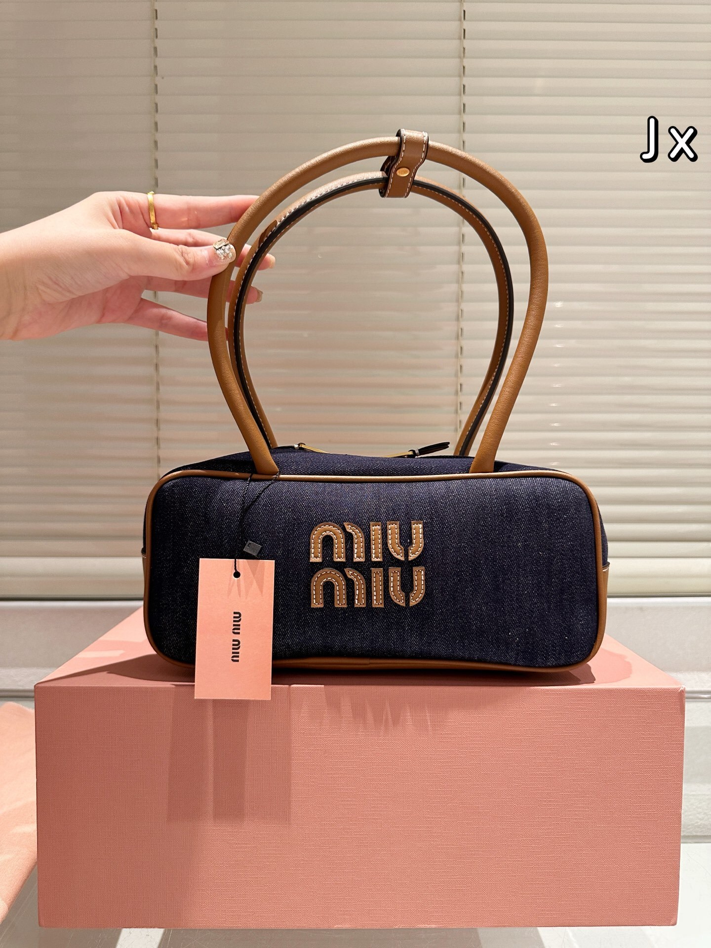 תיק כתף מיו מיו – תמונה 5