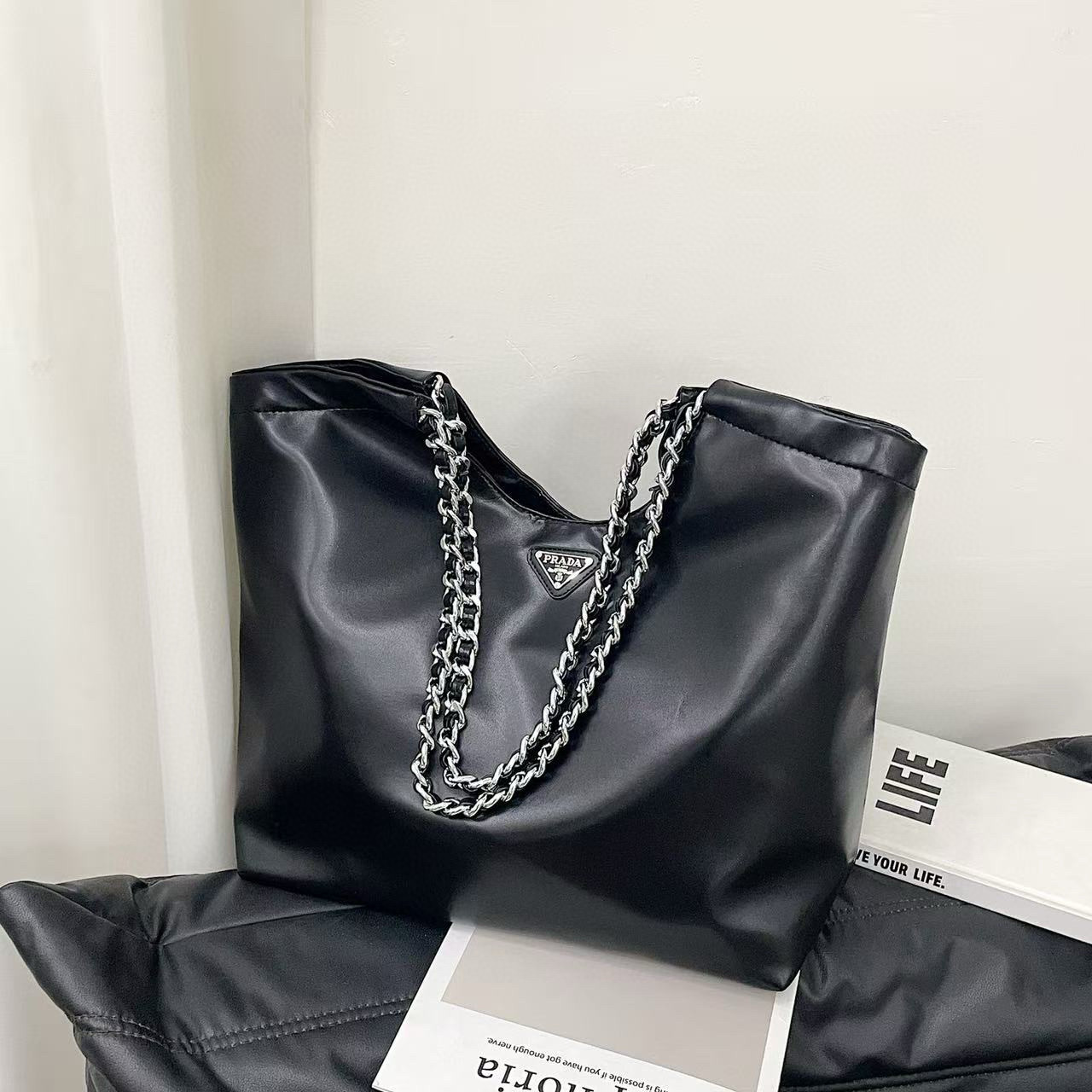 תיק צד גדול פרדה – תמונה 9