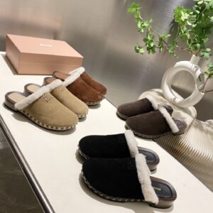 כפכפים מיו מיו