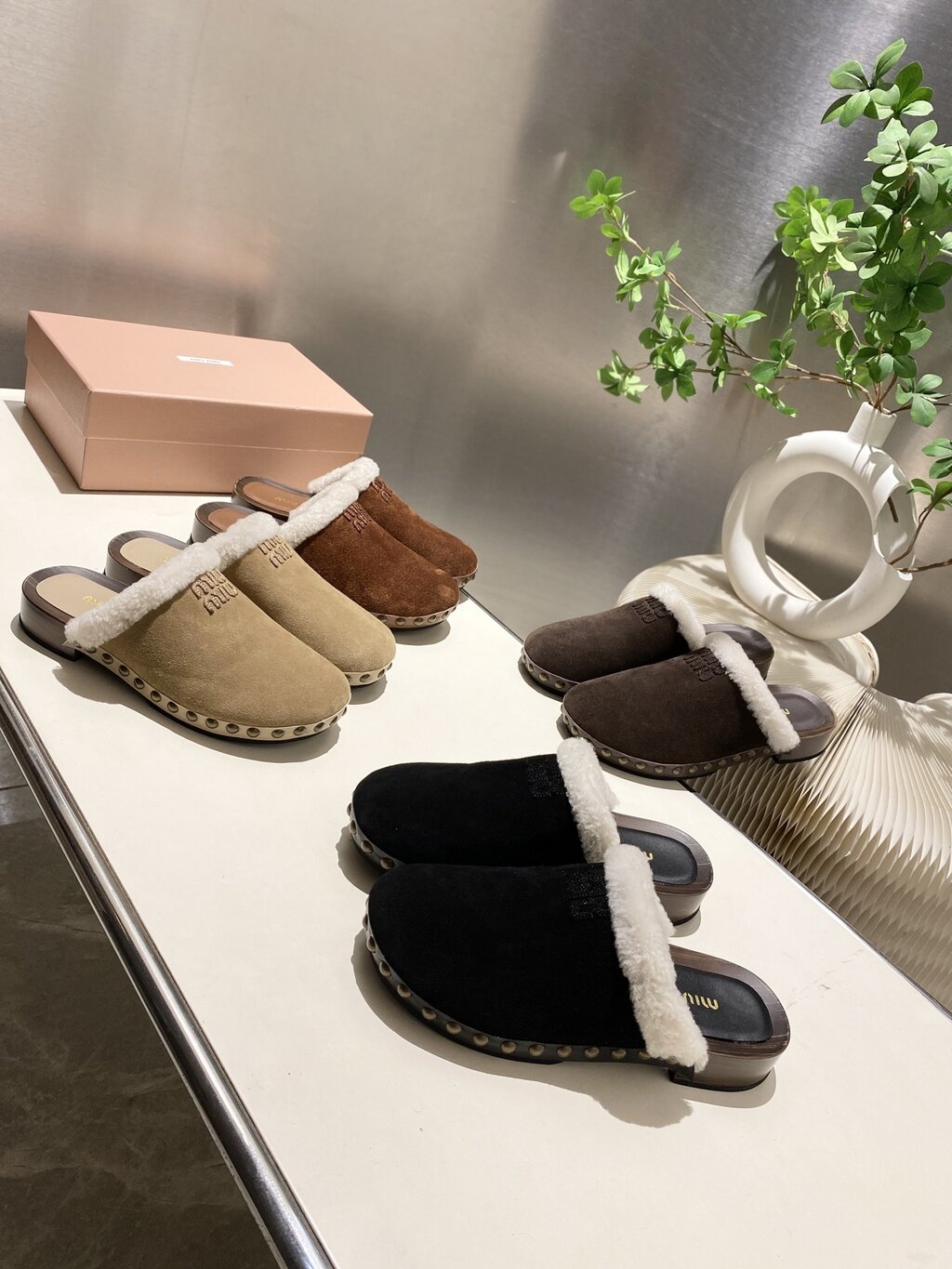 כפכפים מיו מיו