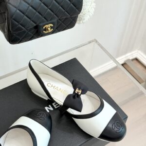 נעלי בובה שאנל