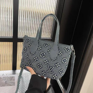 תיק יד לואי ויטון