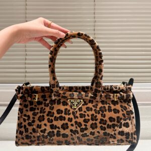 תיק צד פרדה מנומר