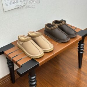 כפכפים UGG Tazz