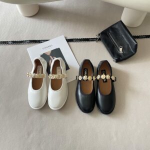 נעלי בובה שאנל