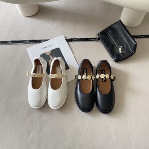 נעלי בובה שאנל