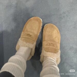 כפכפים חורפיים מיו מיו