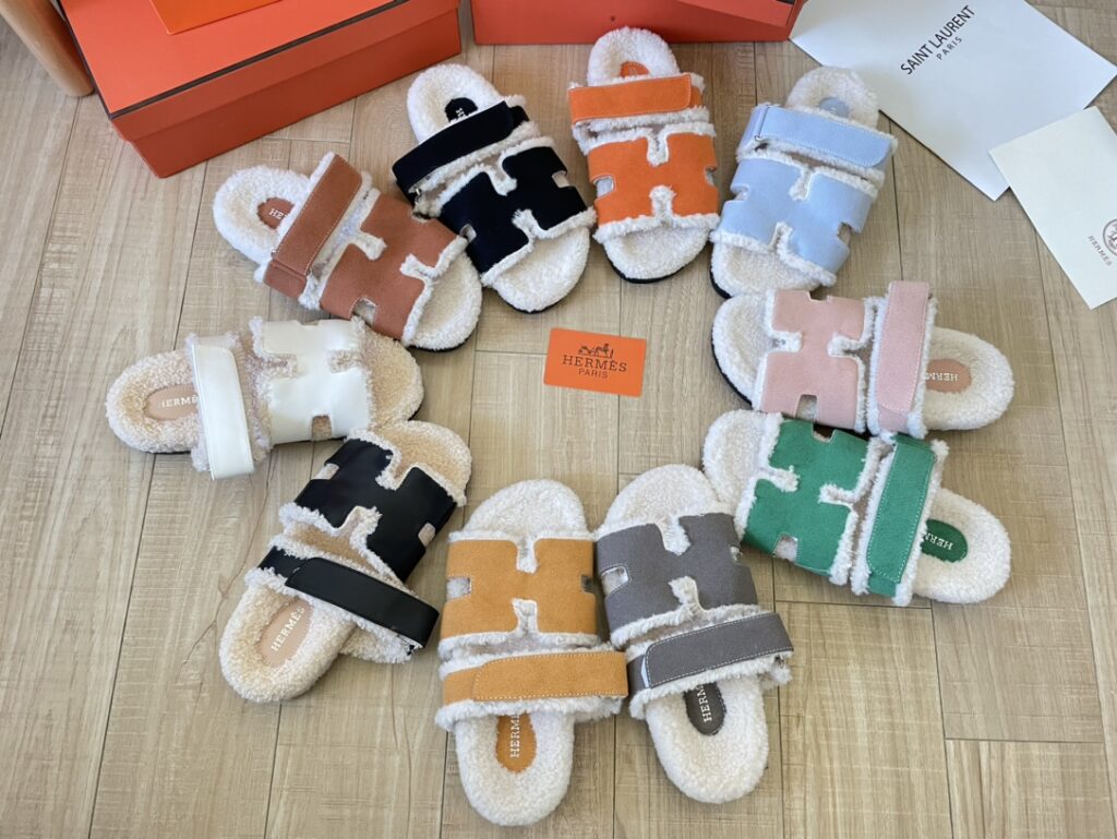 כפכפים פרוותיות הרמס