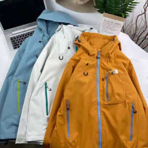 מעיל רוח נורת פייס