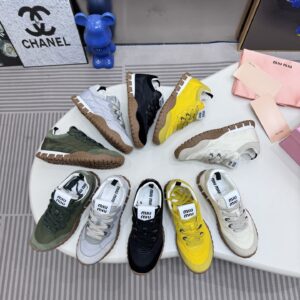 סניקרס מיו מיו