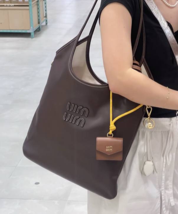 תיק כתף מיו מיו