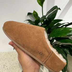 כפכפים UGG סליפ-און