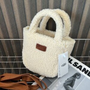 תיק יד פרוותי UGG