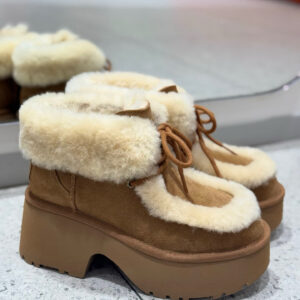 מגפיים UGG אסמי פלטפורמה