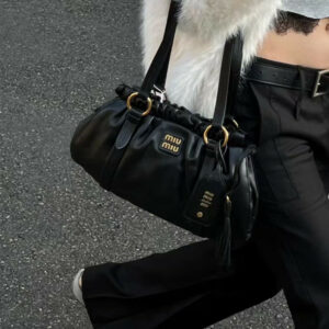 תיק כתף מיו מיו