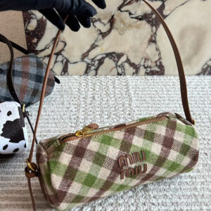 תיק כתף מיו מיו