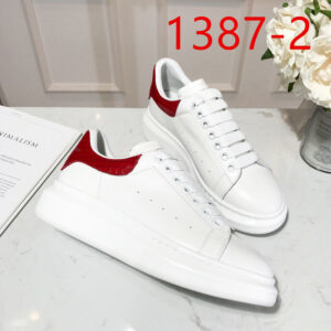 סניקרס אלכסנדר מקווין