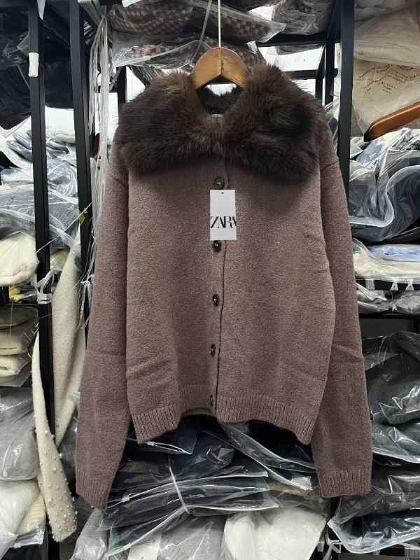 סריג בשילוב דמוי פרווה – תמונה 6