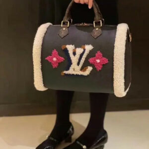 תיק יד חורפי לואי ויטון