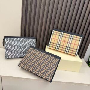 תיקי קלאץ מותגים