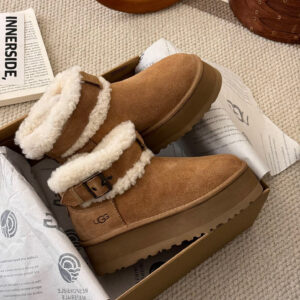 מגפיים UGG פלטפורמה