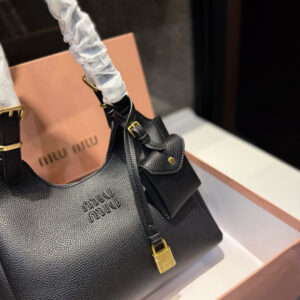 תיק כתף מיו מיו