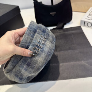 כובע מיו מיו חורפי