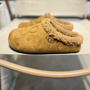 כפכפים ugg שתפ בלנסיאגה