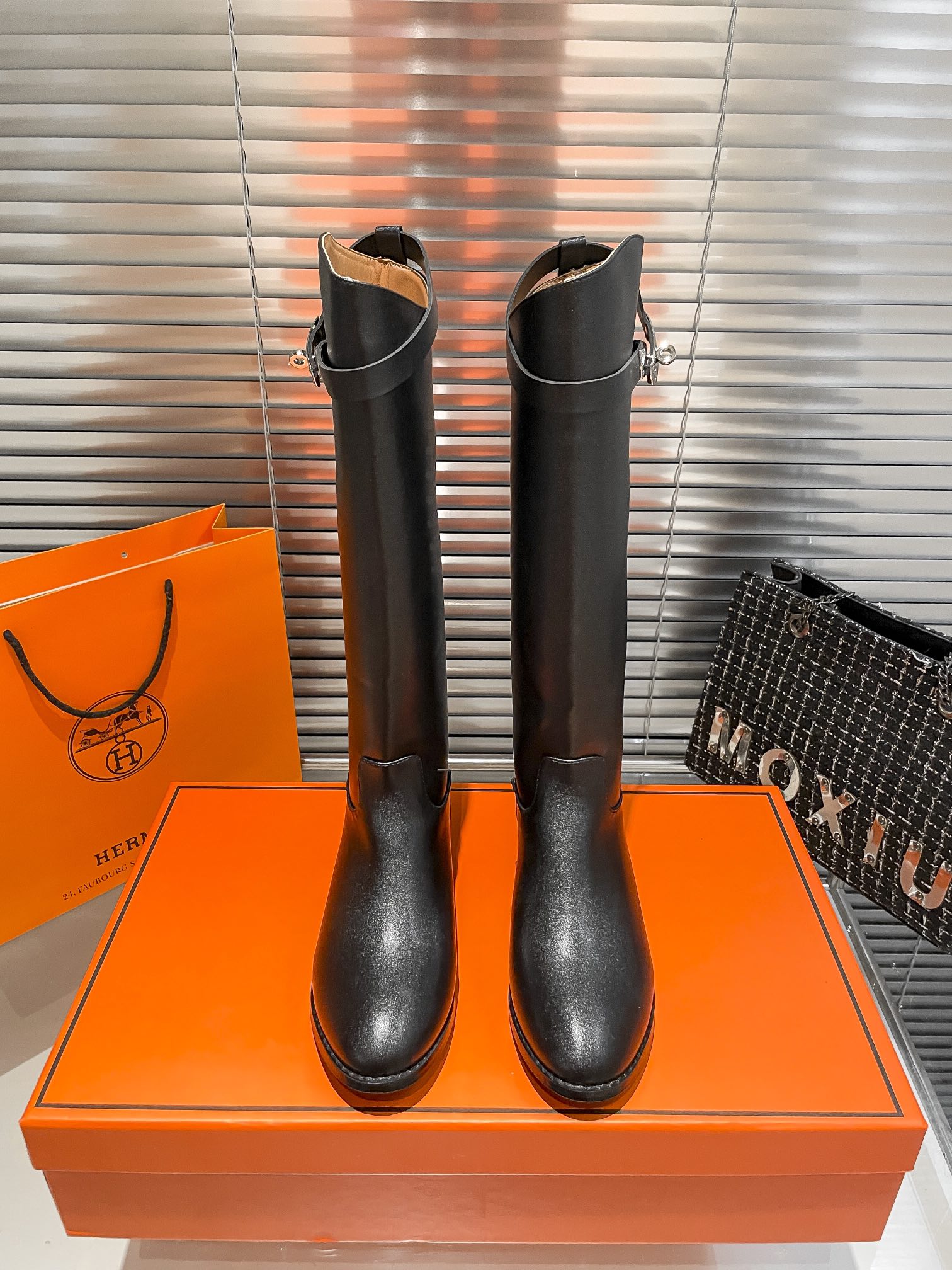 מגפיים הרמס – תמונה 10