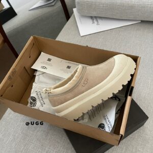 כפכפים UGG Tasman