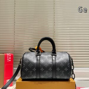 תיק יד לואי ויטון