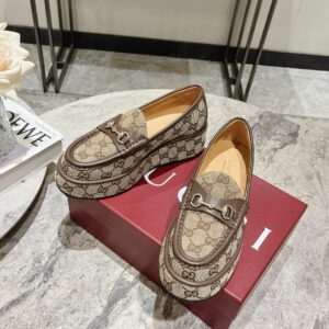 מוקסין גוצי פלטפורמה