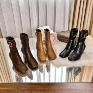 מגפיים מיו מיו