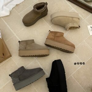 מגפיים UGG פלטפורמה