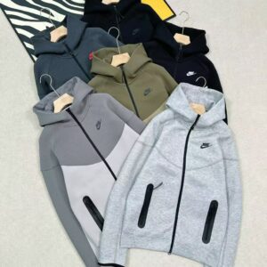 חליפות נייק