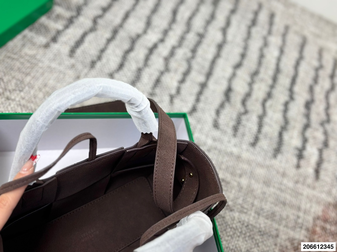 תיק יד בוטגה – תמונה 8