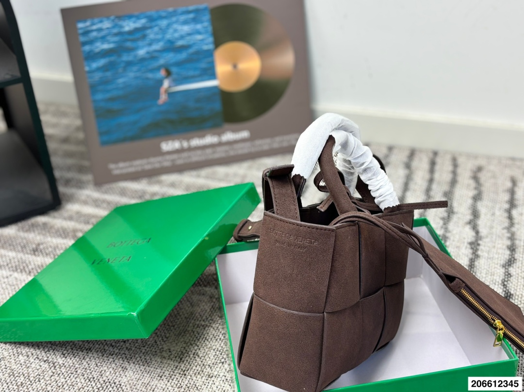 תיק יד בוטגה – תמונה 9