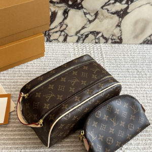 סט תיקי איפור לואי ויטון