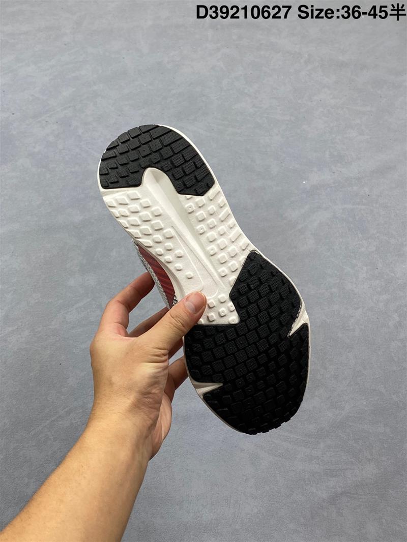 נייק ריאקט – תמונה 17