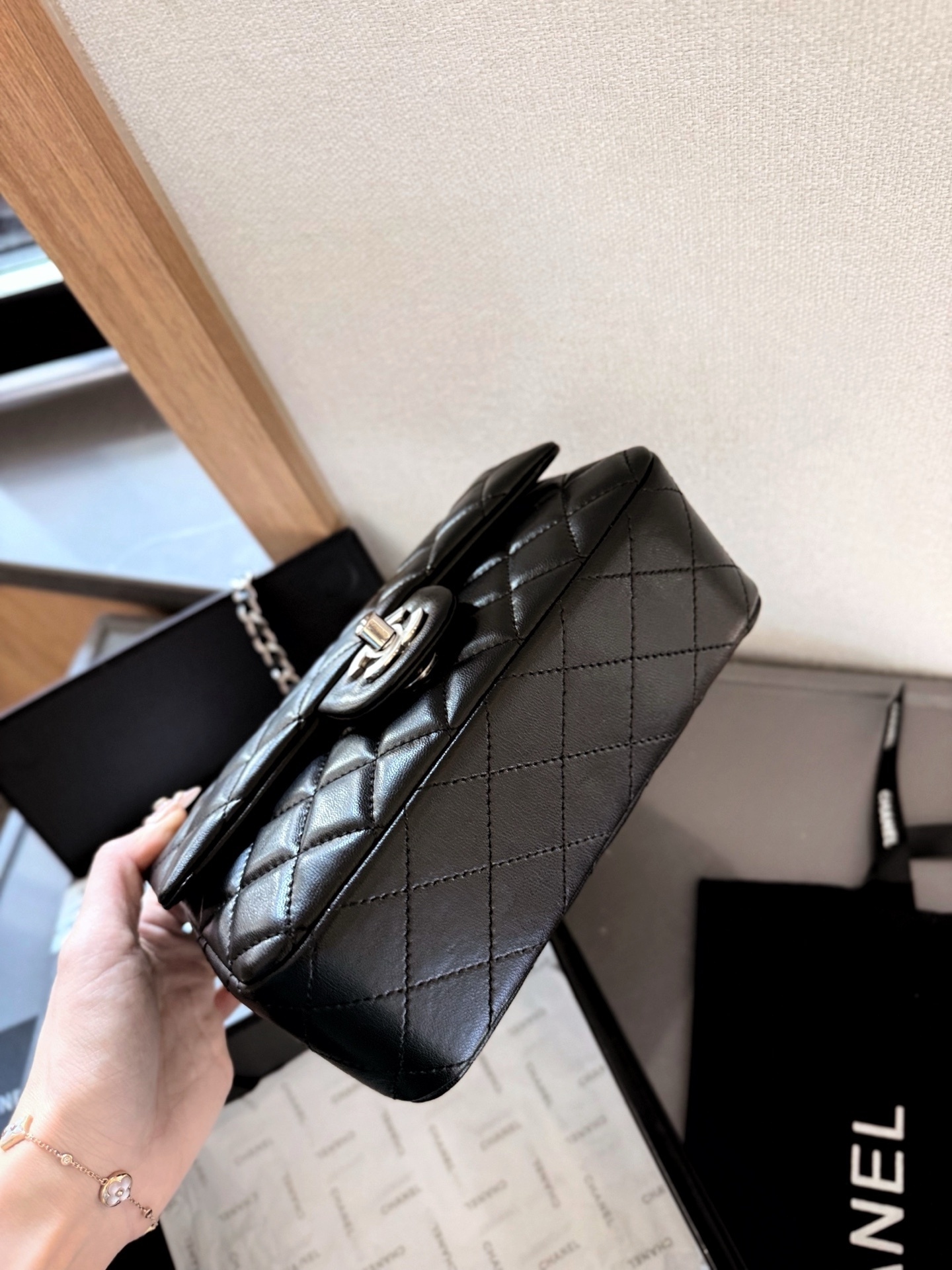 תיק צד שאל – תמונה 13