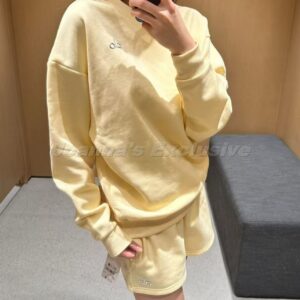 חליפת אלו יוגה קצר +גרביים