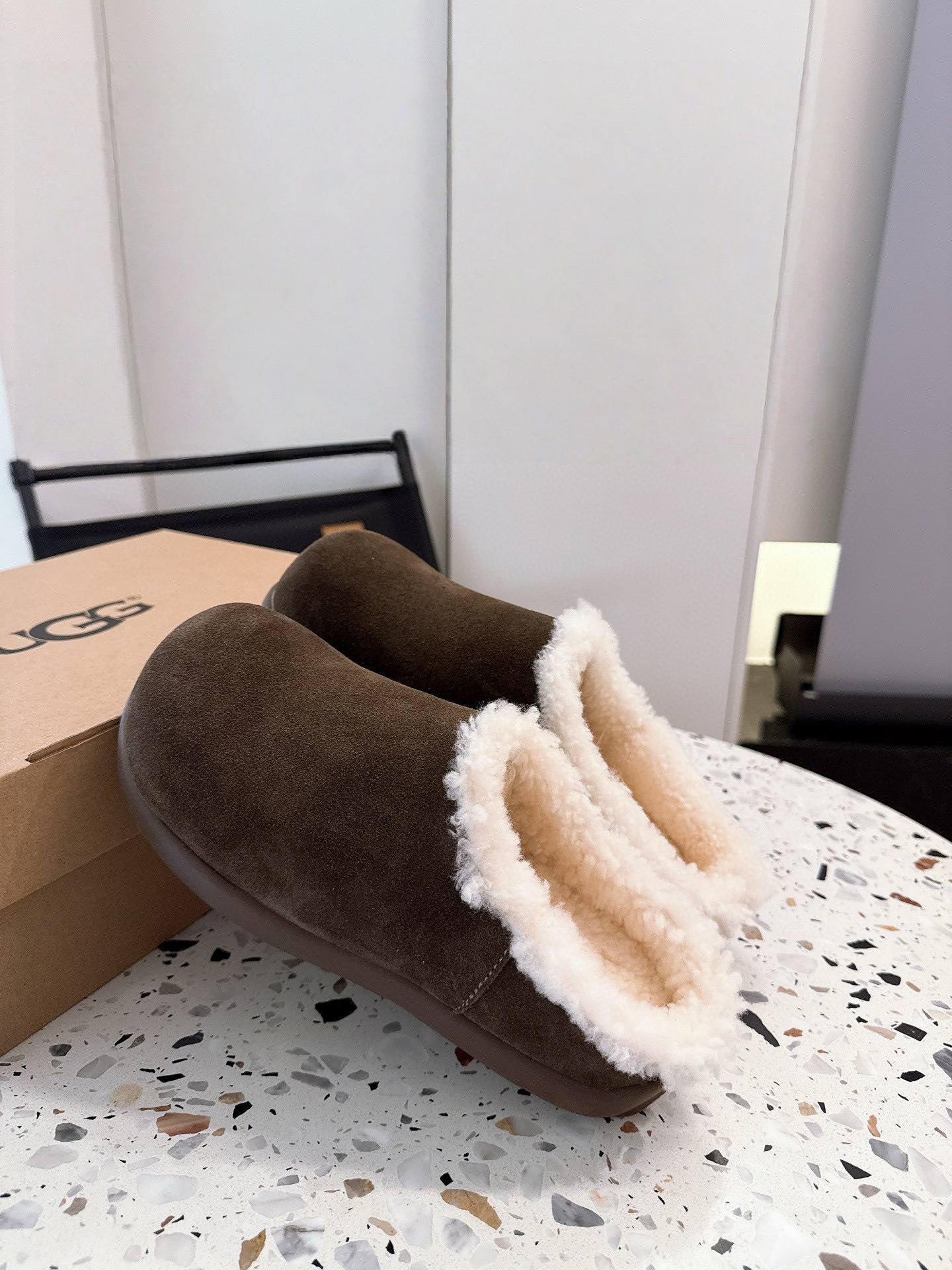 כפכפים פרווה UGG – תמונה 5